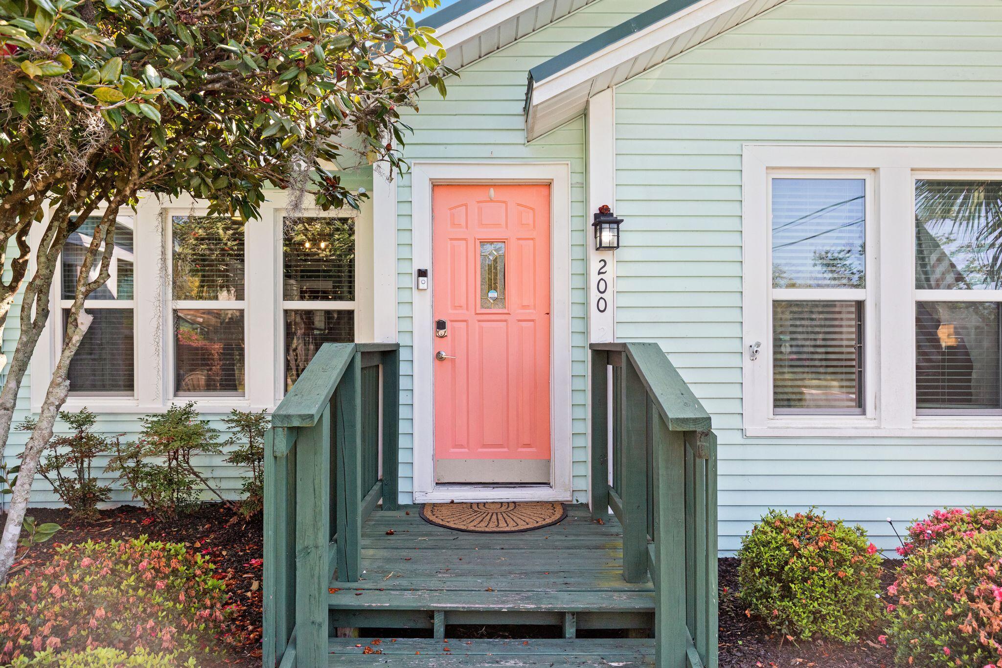 200 N Cove Boulevard