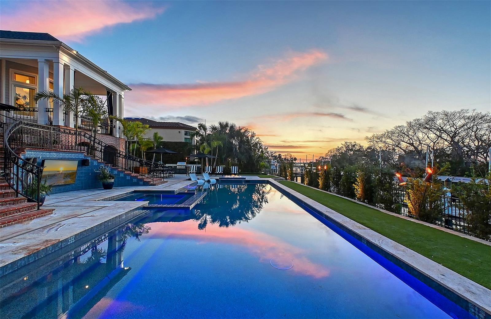 1541 BAY POINT DR