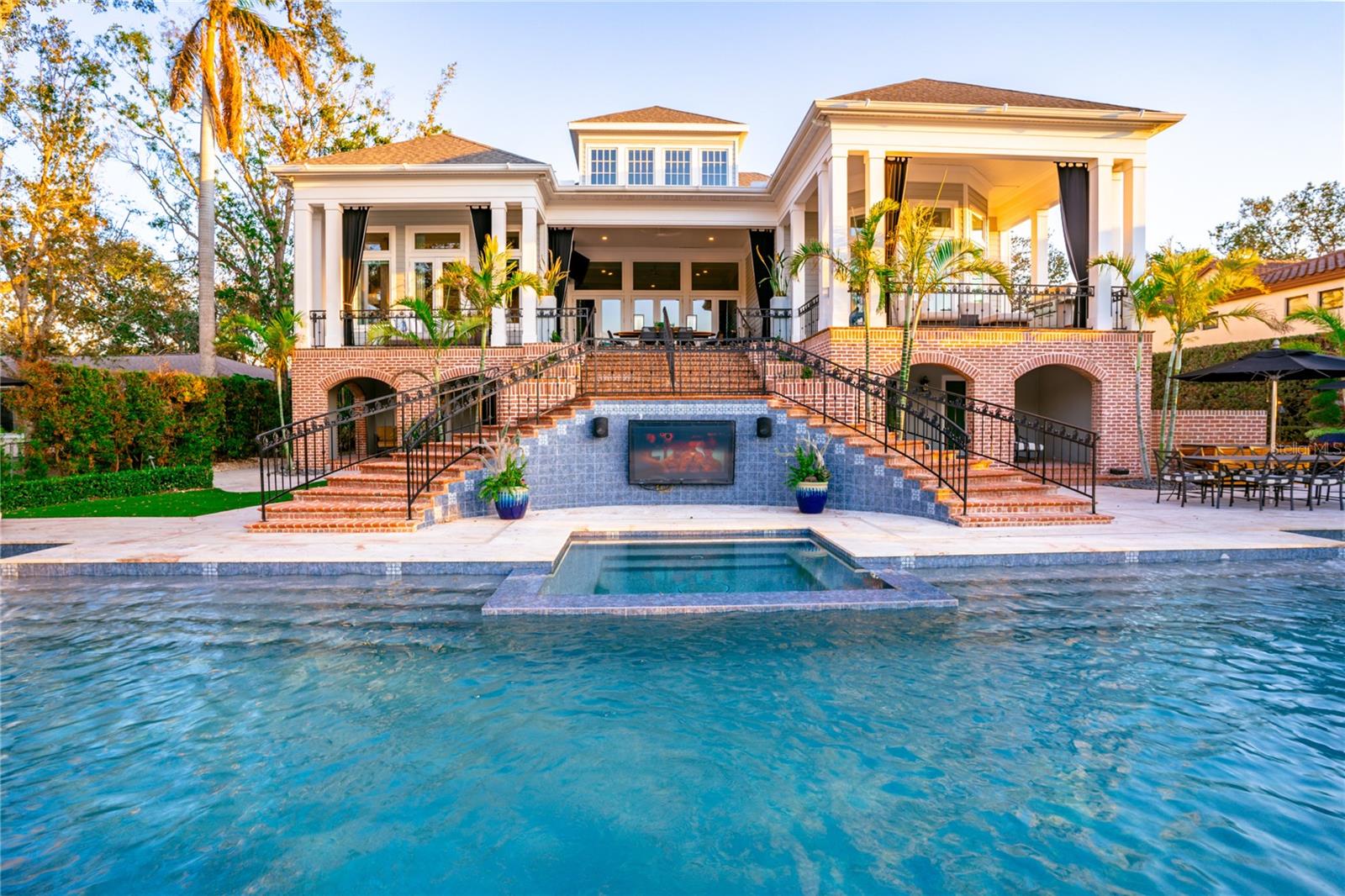 1541 BAY POINT DR