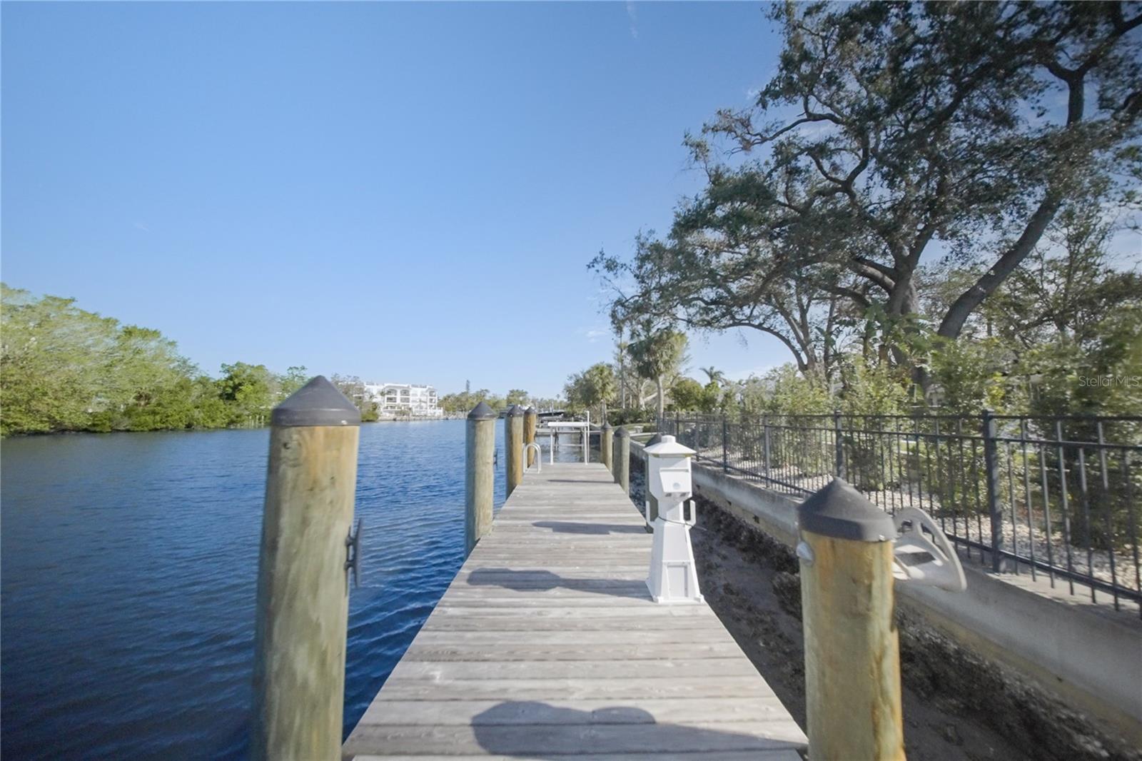 1541 BAY POINT DR