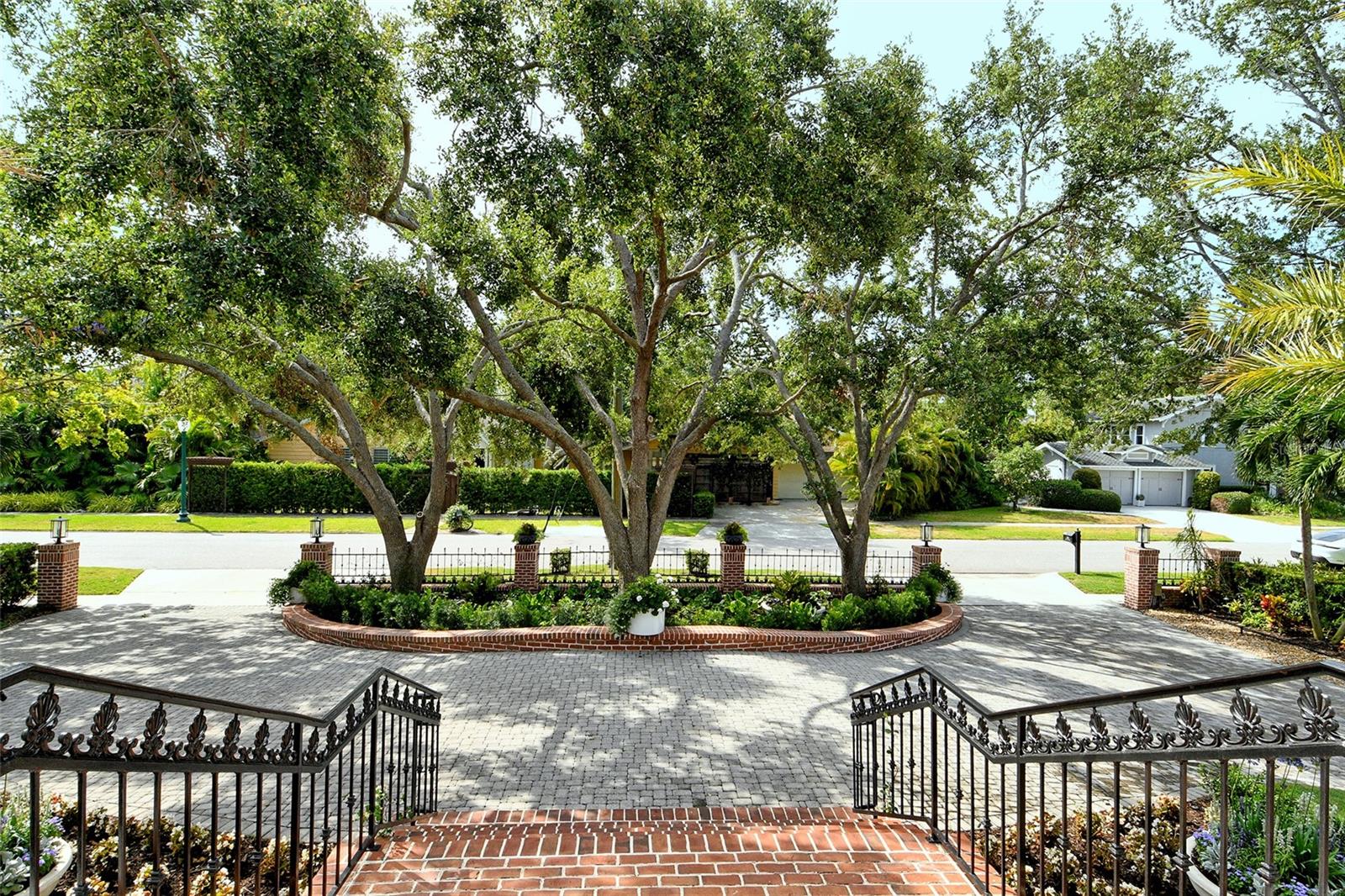 1541 BAY POINT DR
