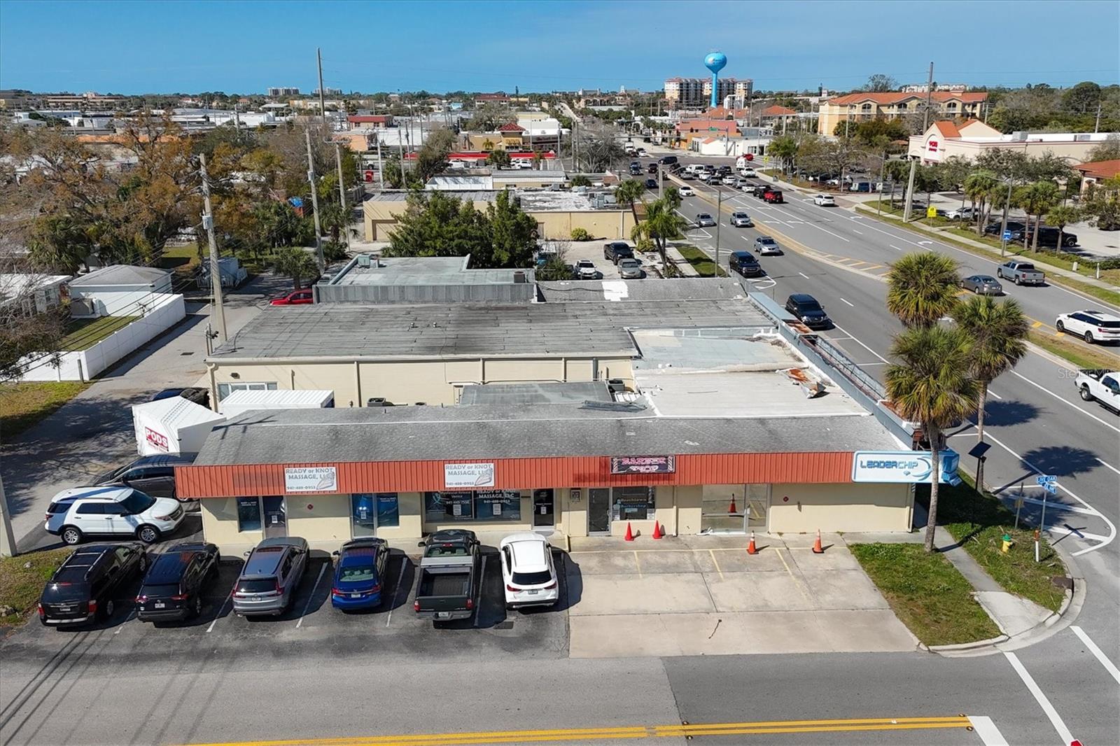 744 E AVE