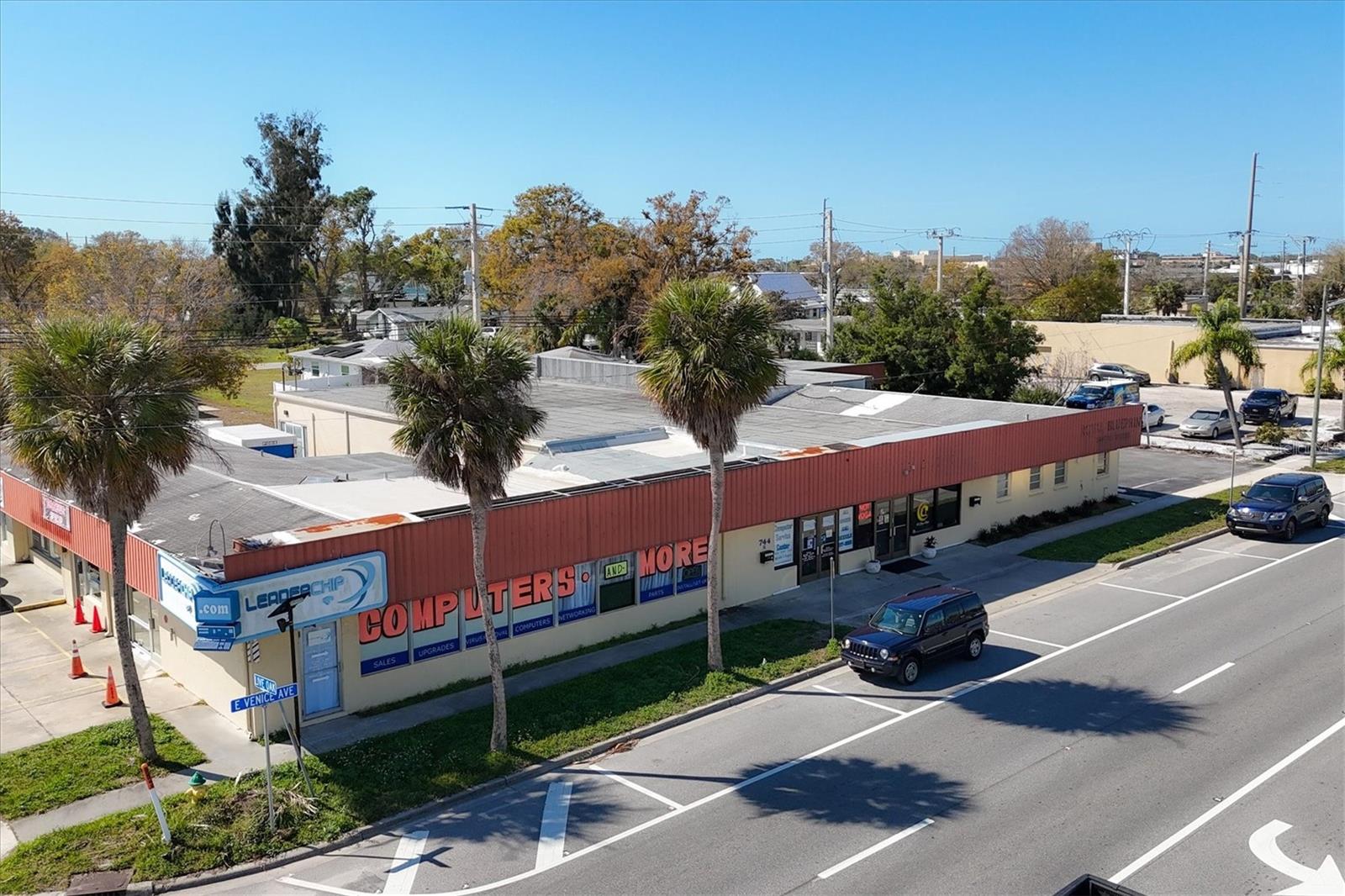 744 E AVE