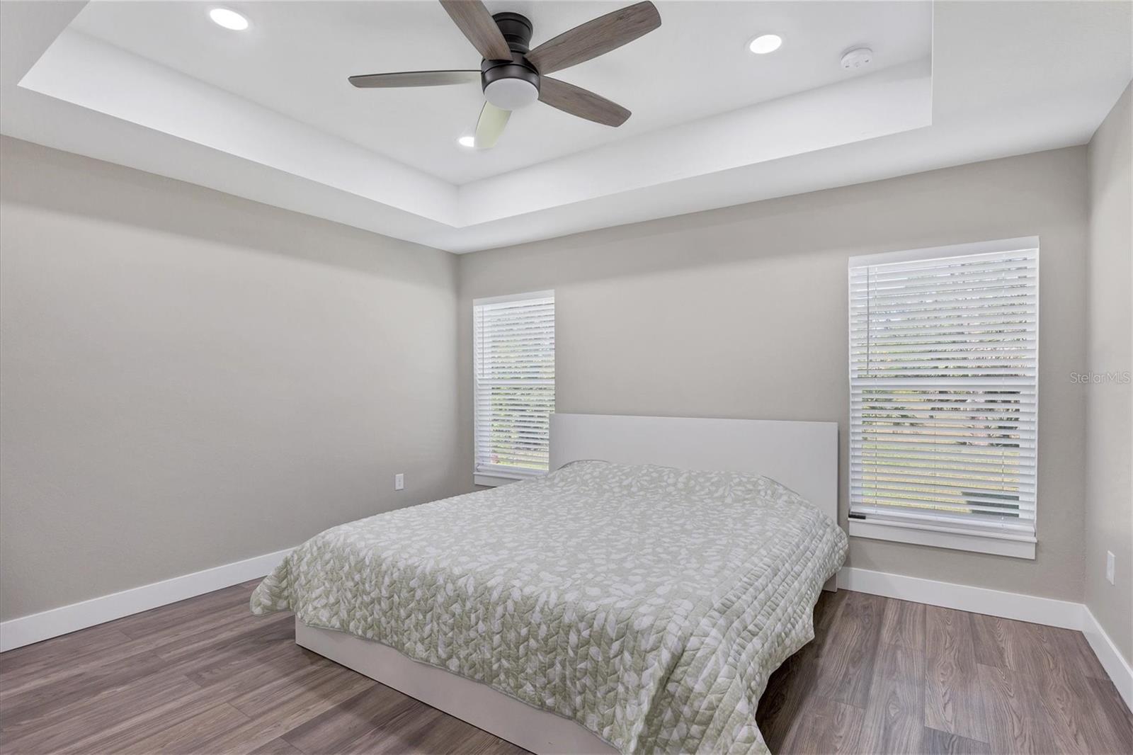 1449 OVERHEAD ST