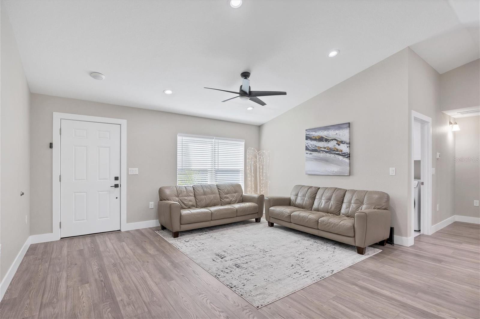 1449 OVERHEAD ST