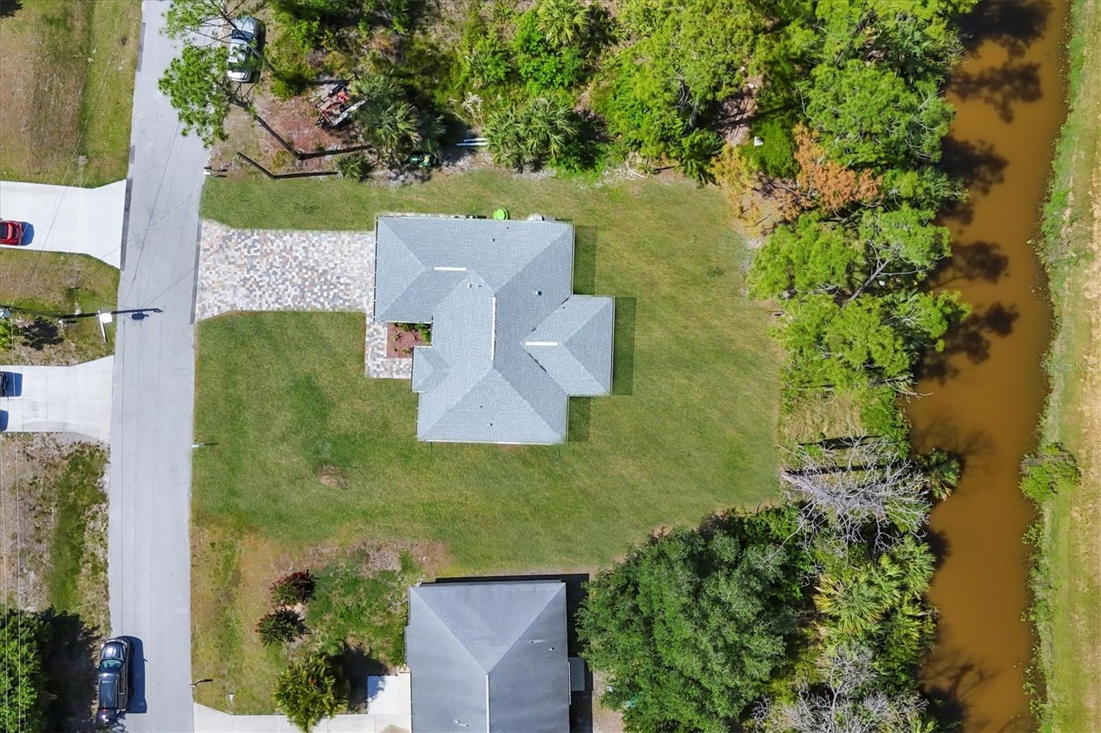 1449 OVERHEAD ST