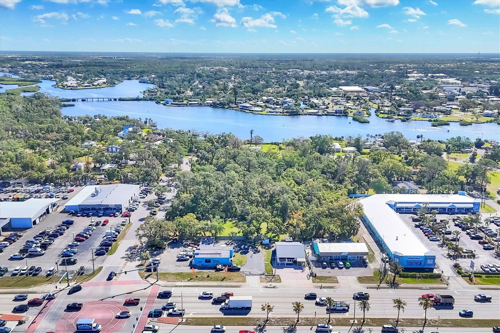 101 S TAMIAMI TRL S
