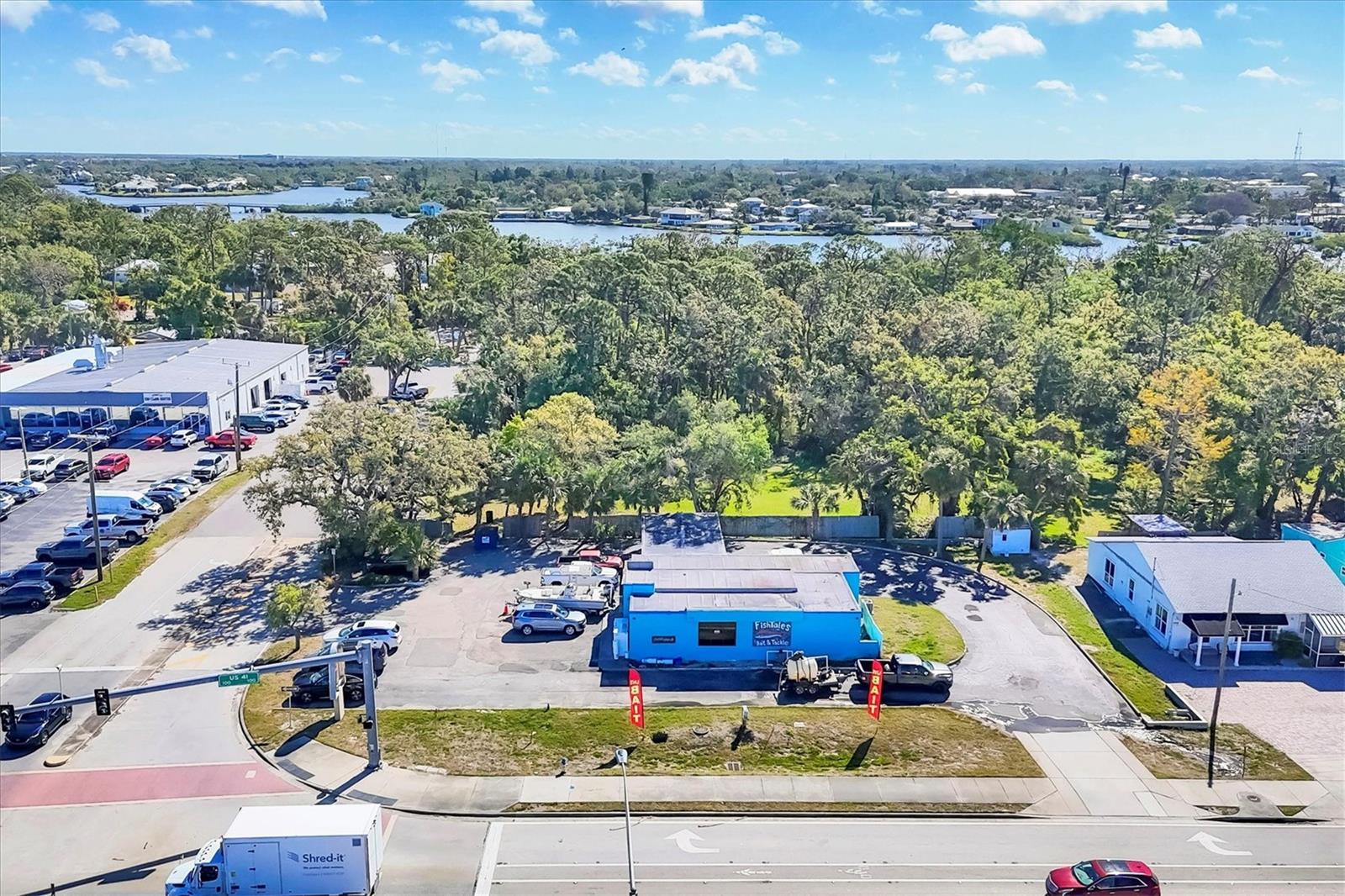 101 S TAMIAMI TRL S