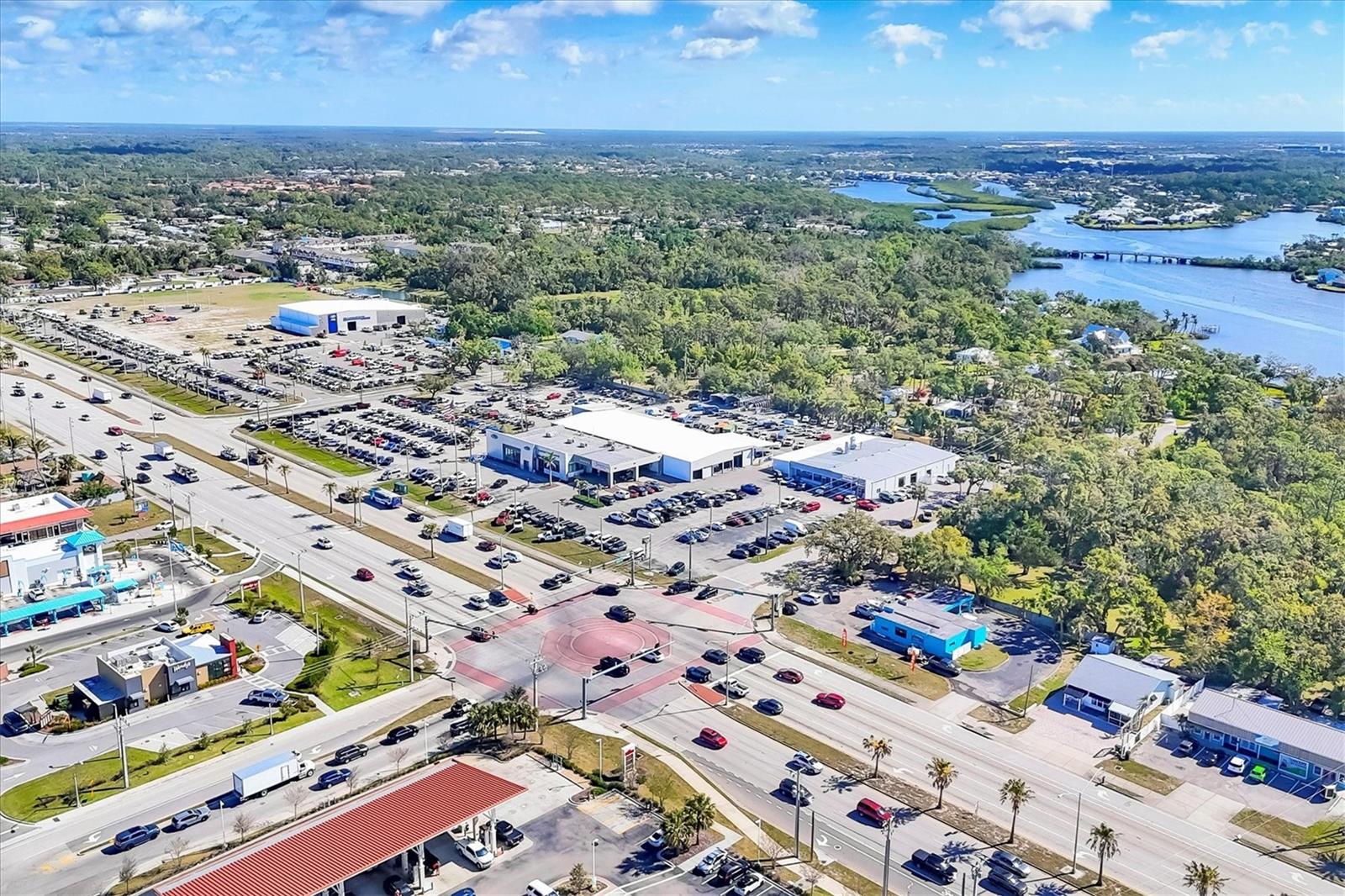 101 S TAMIAMI TRL S