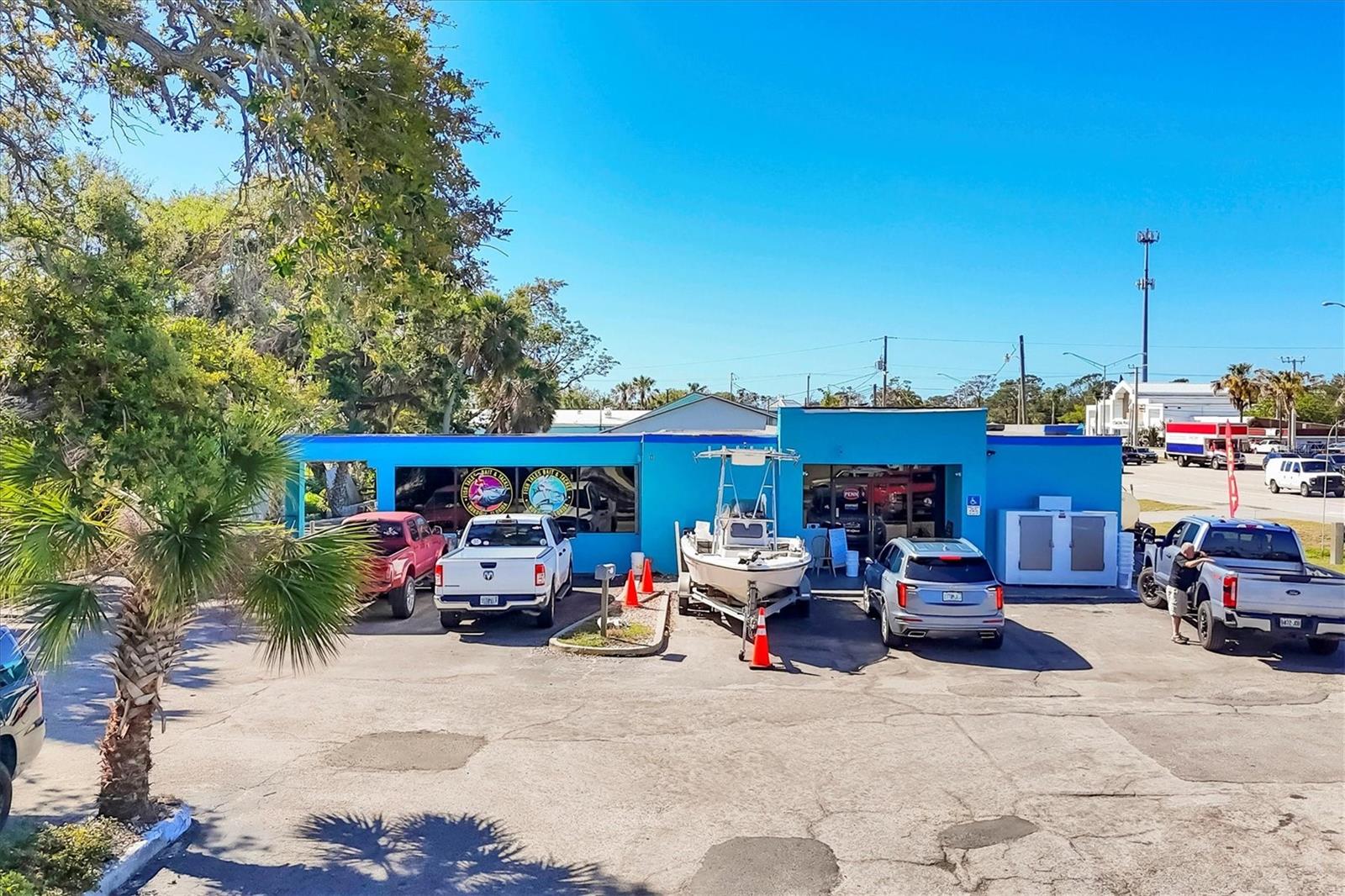 101 S TAMIAMI TRL S