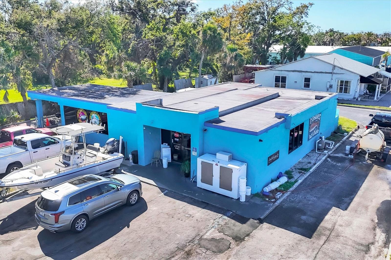 109 TAMIAMI TRL S