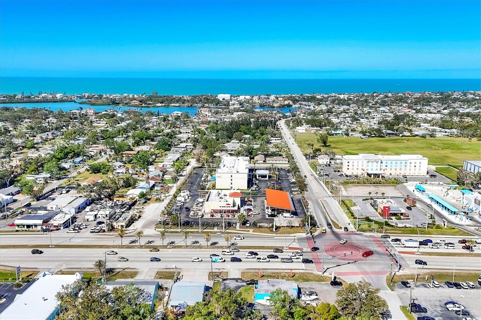 109 TAMIAMI TRL S
