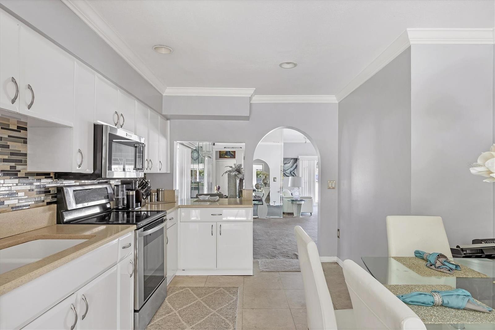 109 TAMIAMI TRL S