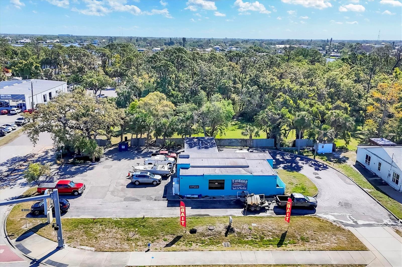 109 TAMIAMI TRL S