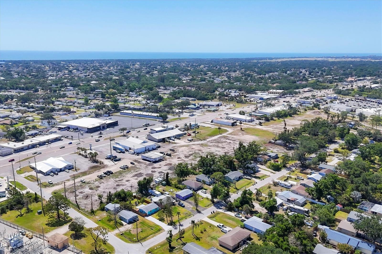 2225 S TAMIAMI TR S