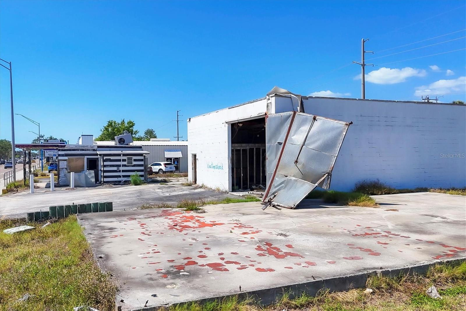 2225 S TAMIAMI TR S