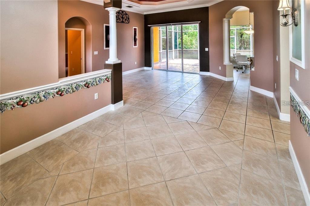 1424 S CRANBERRY BLVD