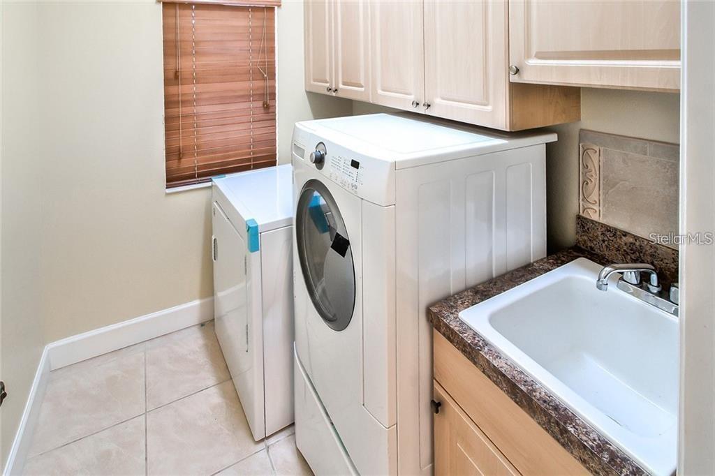 1424 S CRANBERRY BLVD