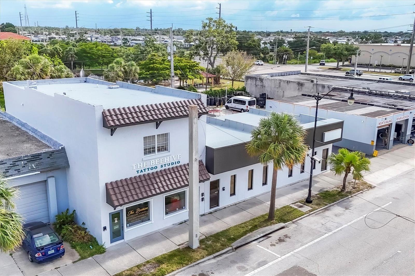 641 E VENICE AVE