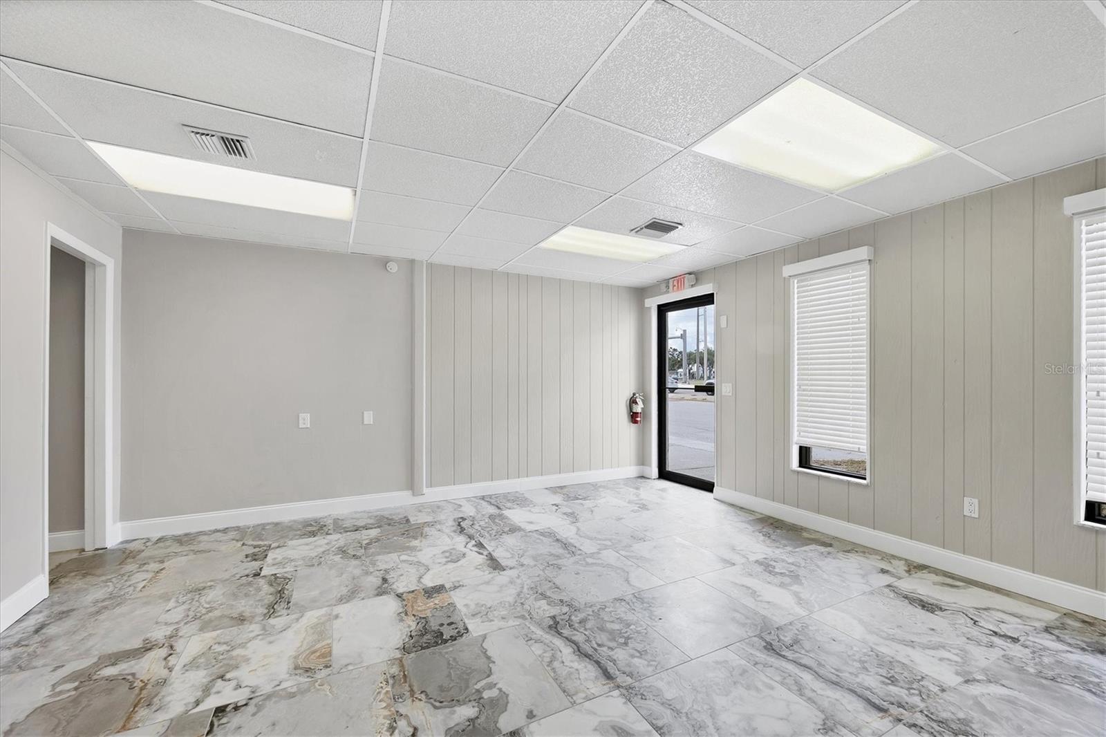 641 E VENICE AVE