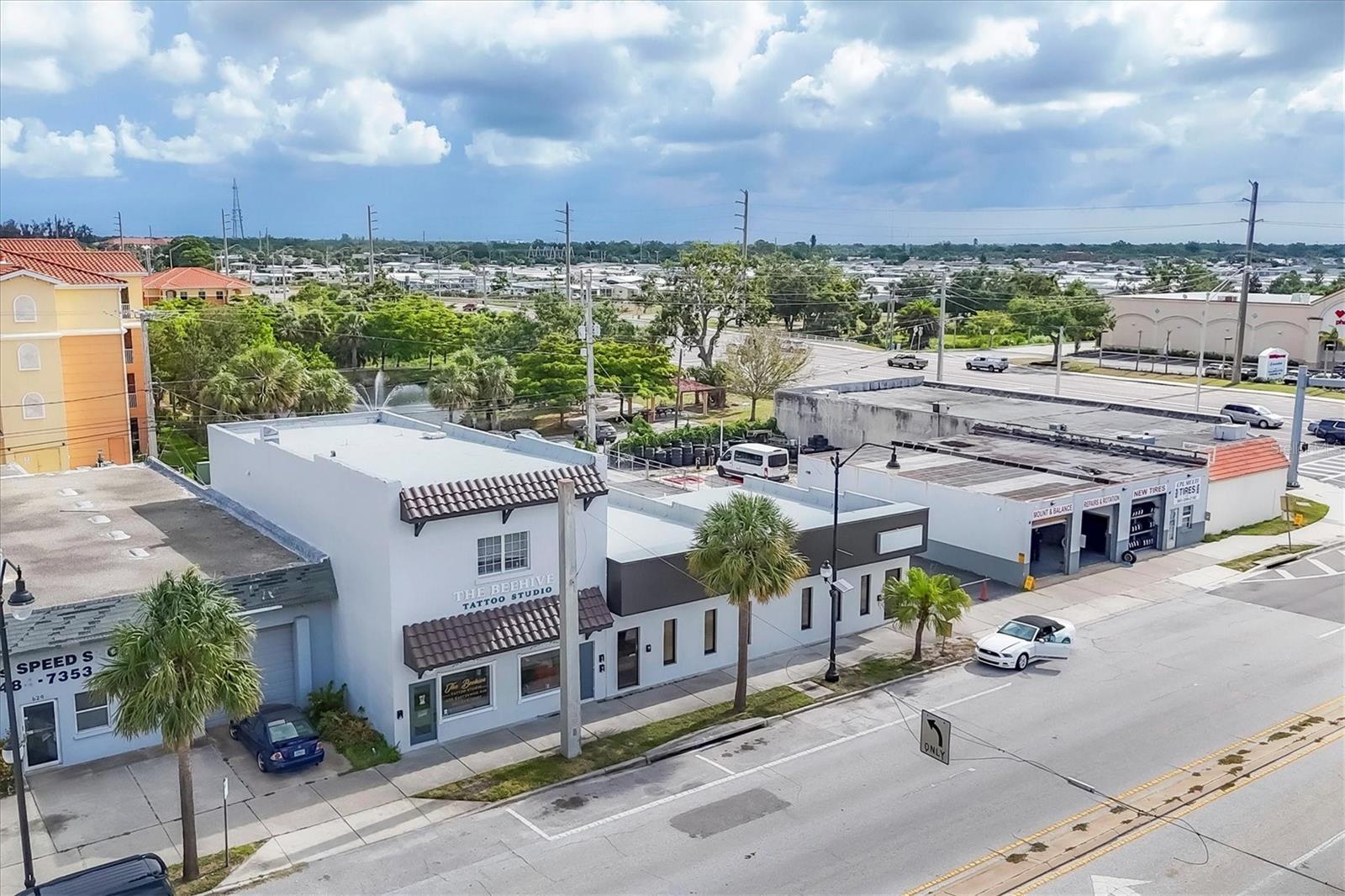 641 E VENICE AVE