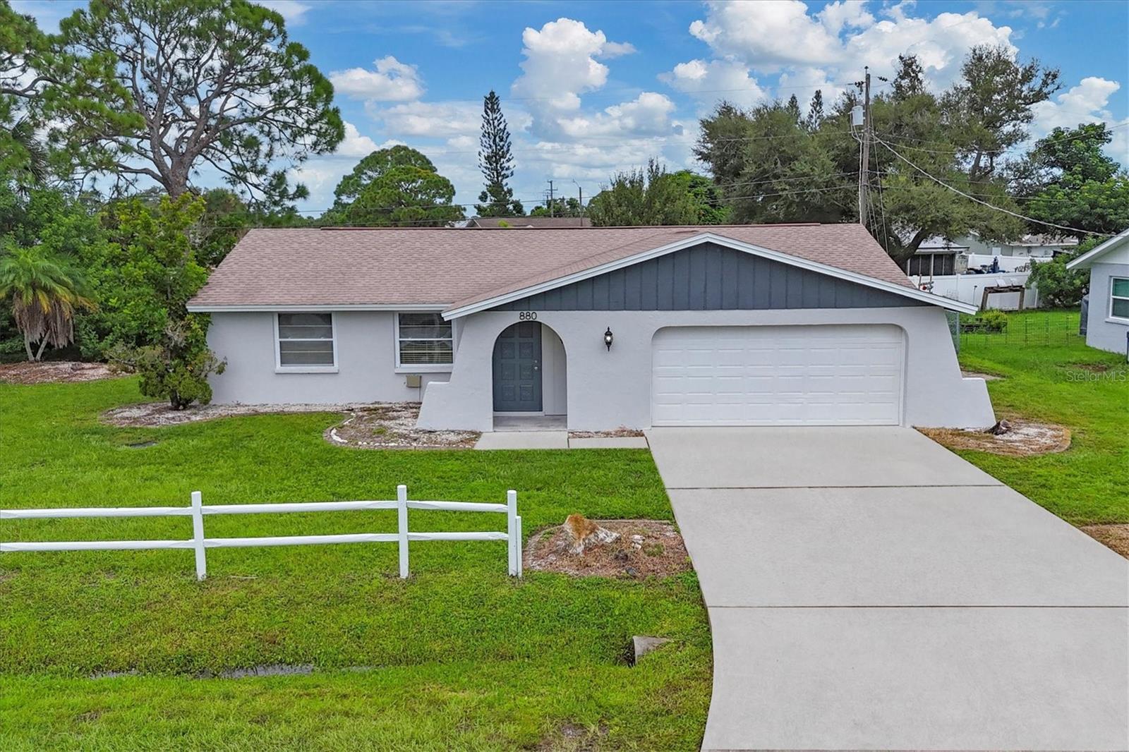 880 QUEEN RD