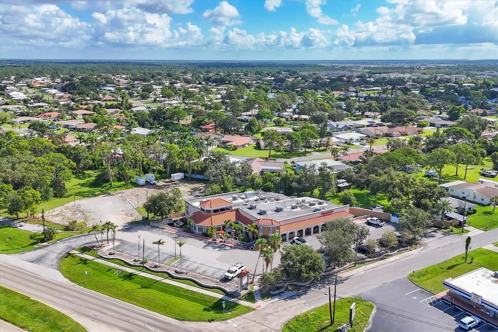 N TAMIAMI TRAIL