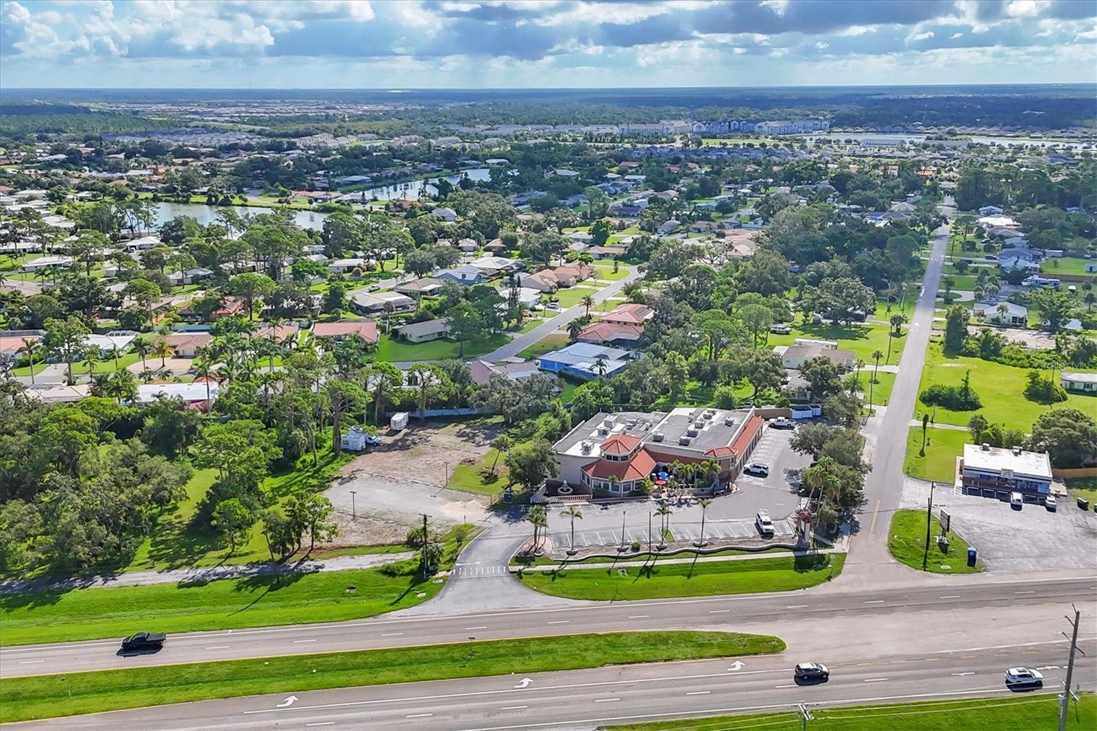 N TAMIAMI TRAIL