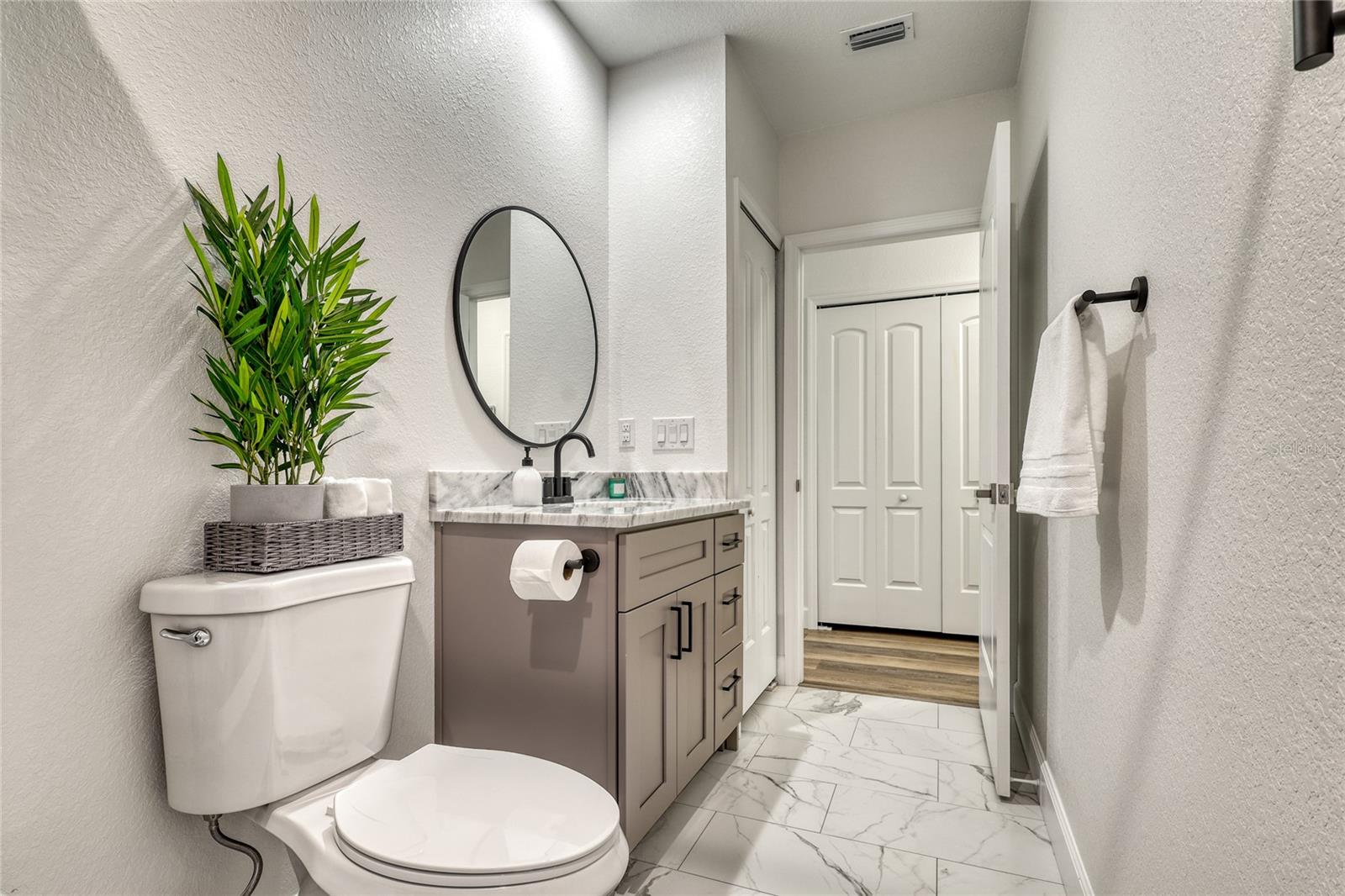 9458-9460 TACOMA AVE