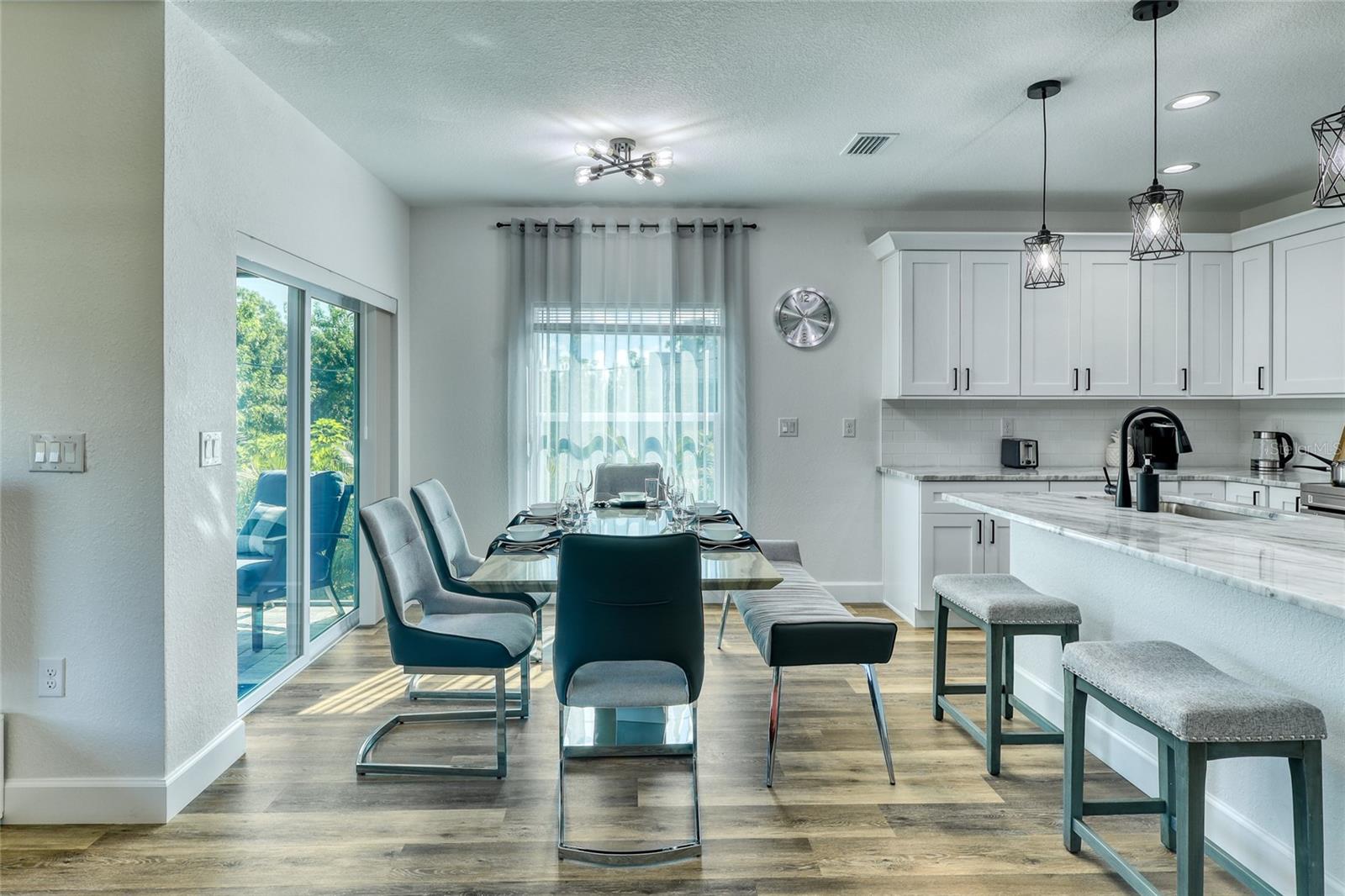 9458-9460 TACOMA AVE