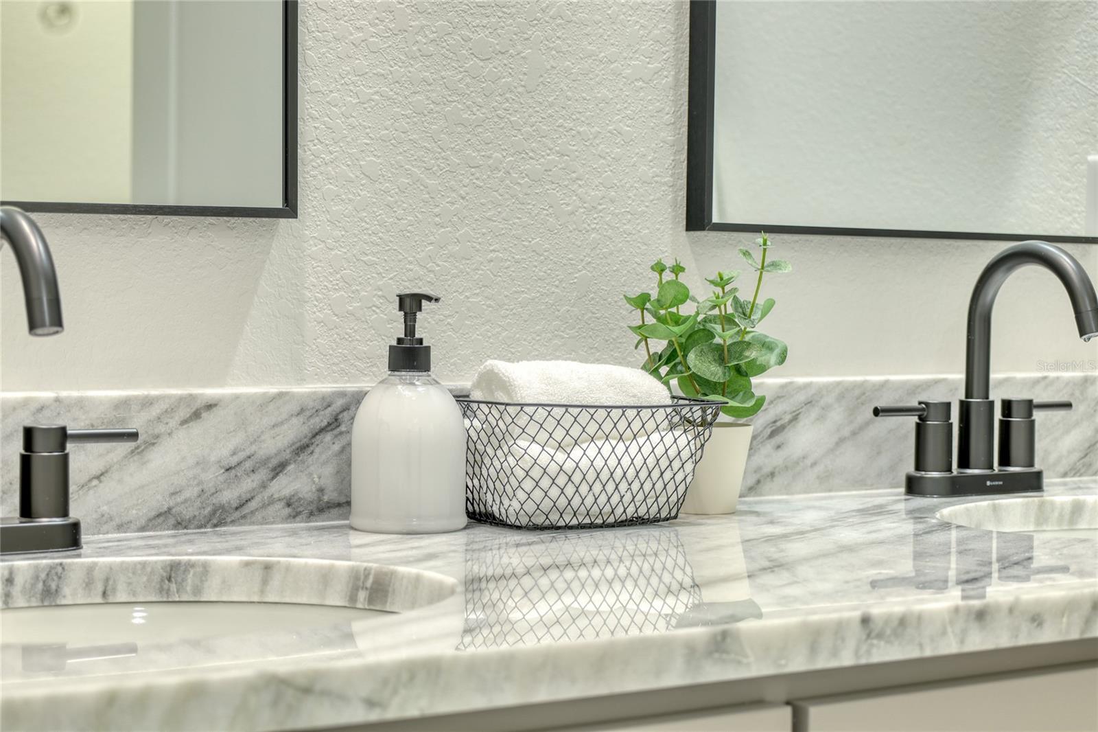 9458-9460 TACOMA AVE