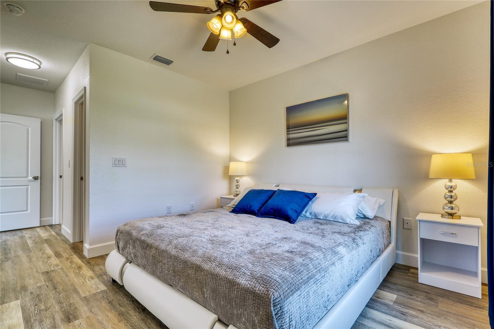 9458-9460 TACOMA AVE