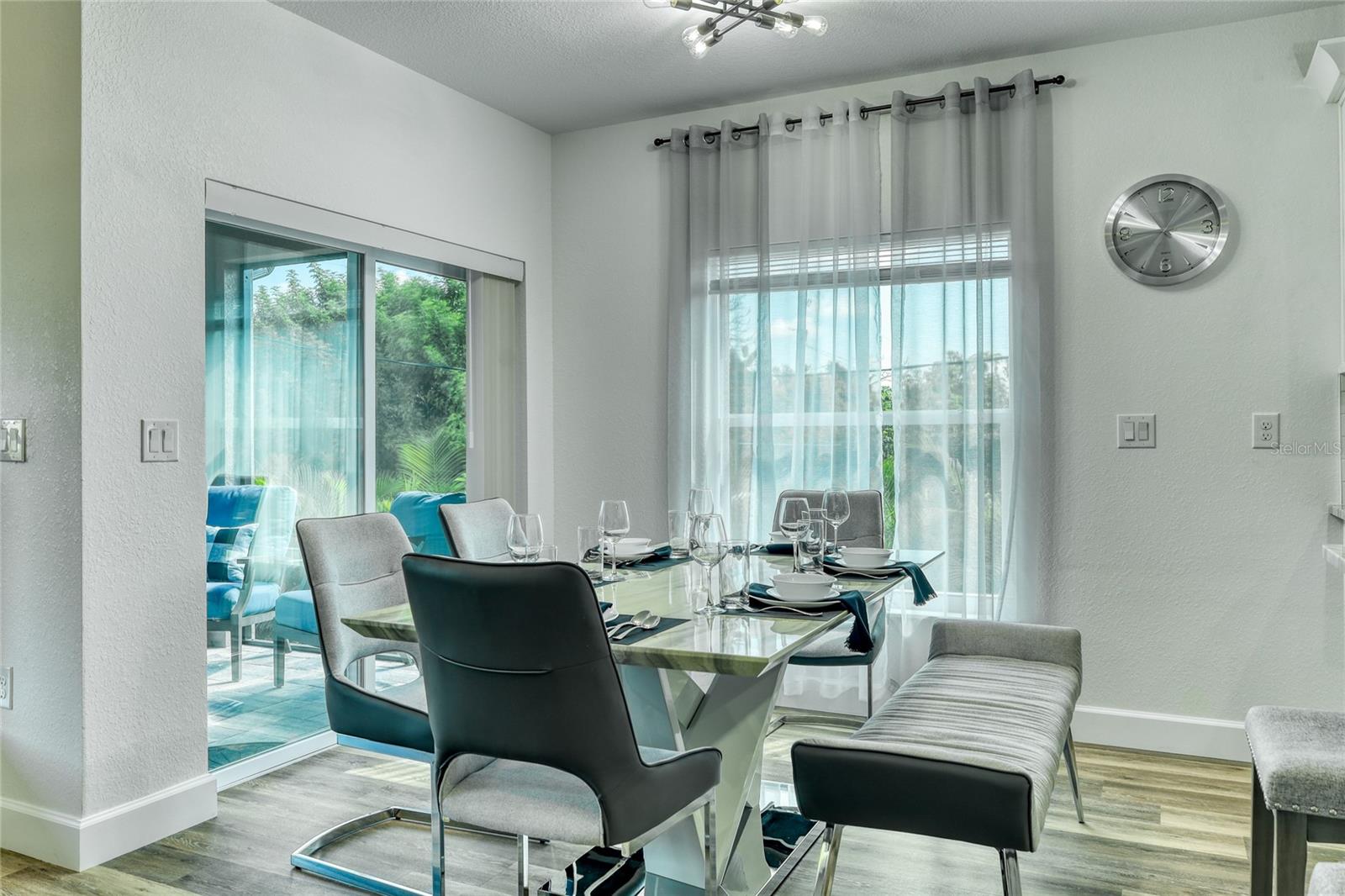 9458-9460 TACOMA AVE