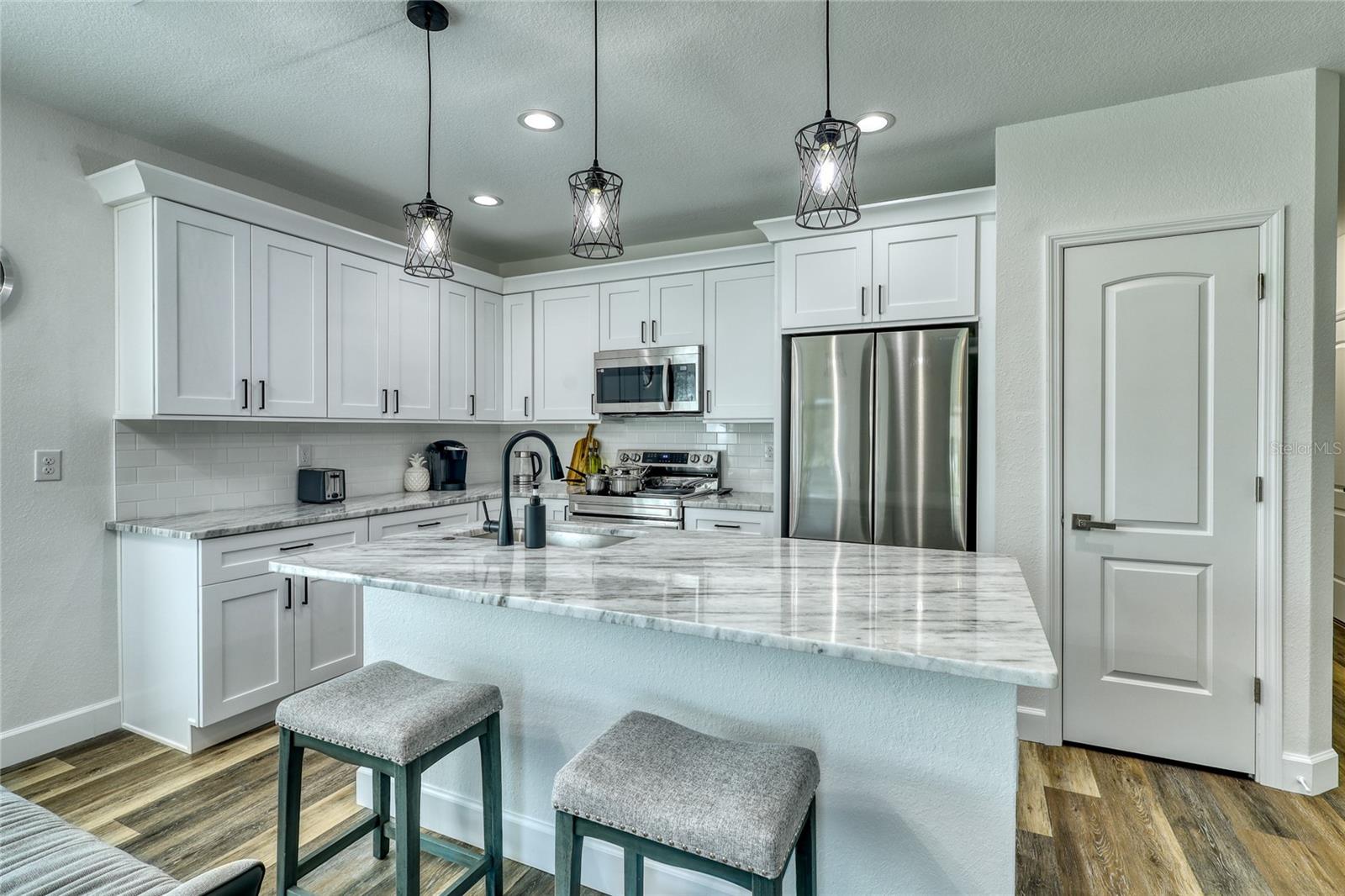 9458-9460 TACOMA AVE