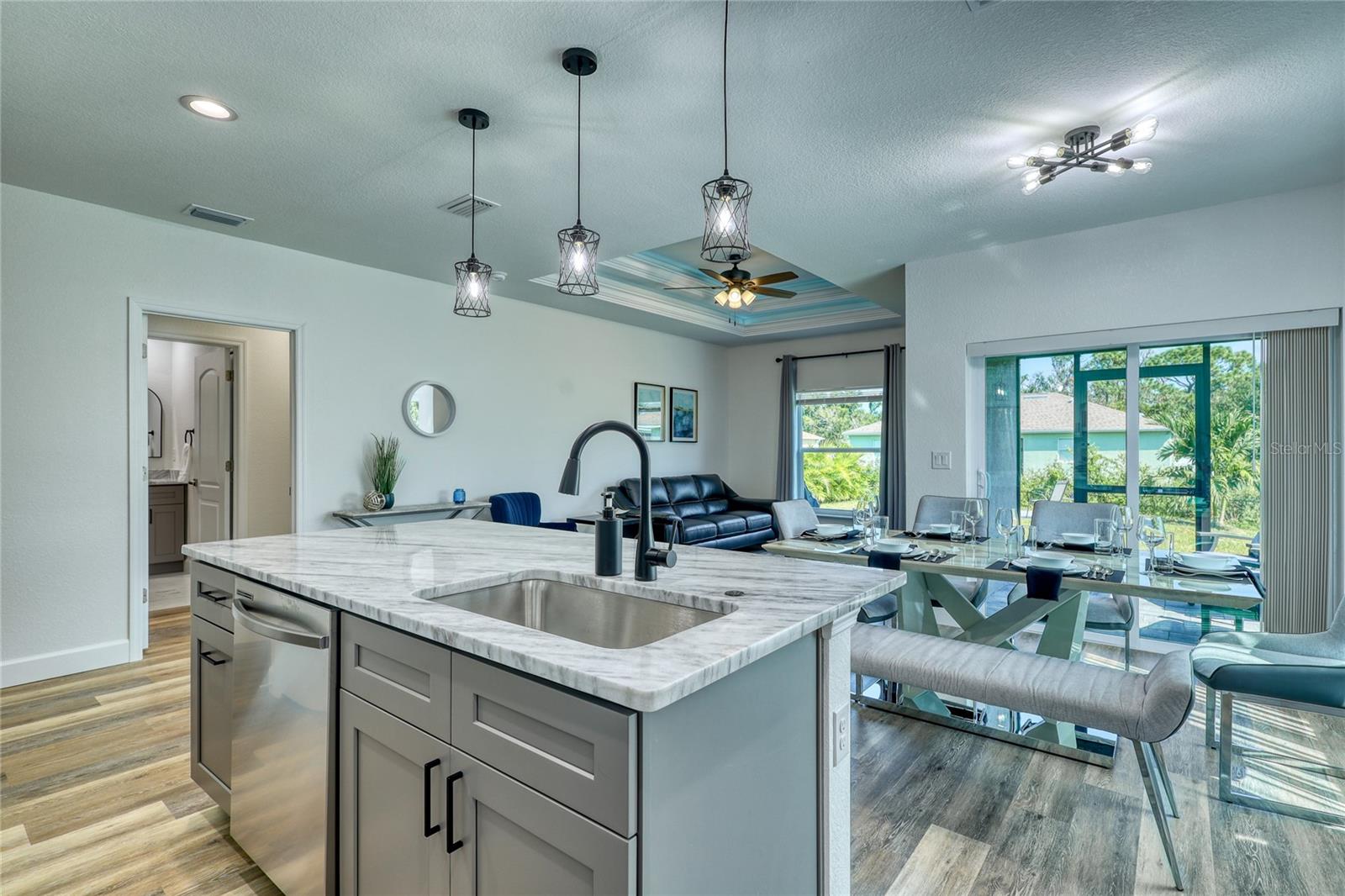 9458-9460 TACOMA AVE