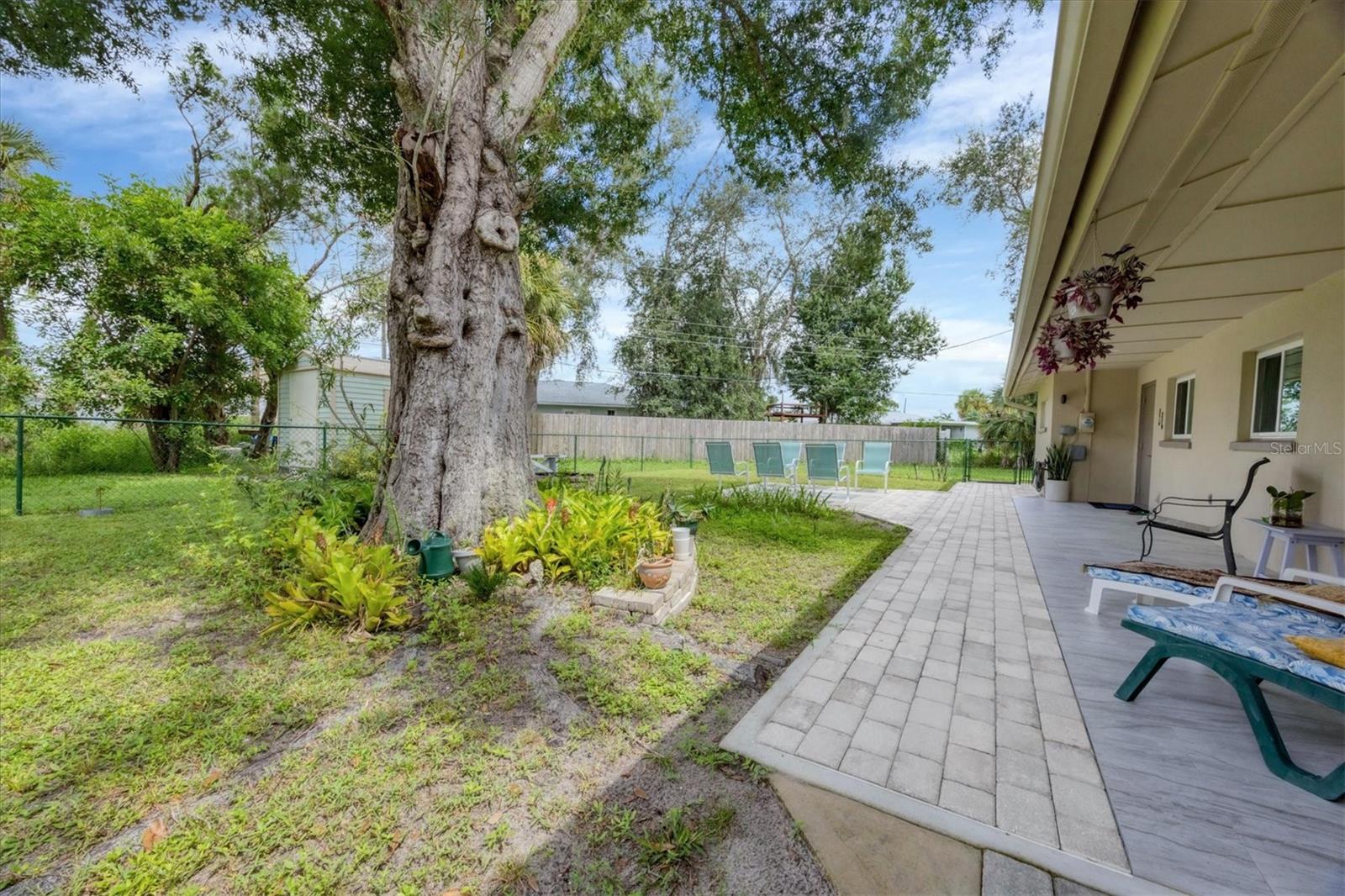 336 TIMBRUCE LN NW