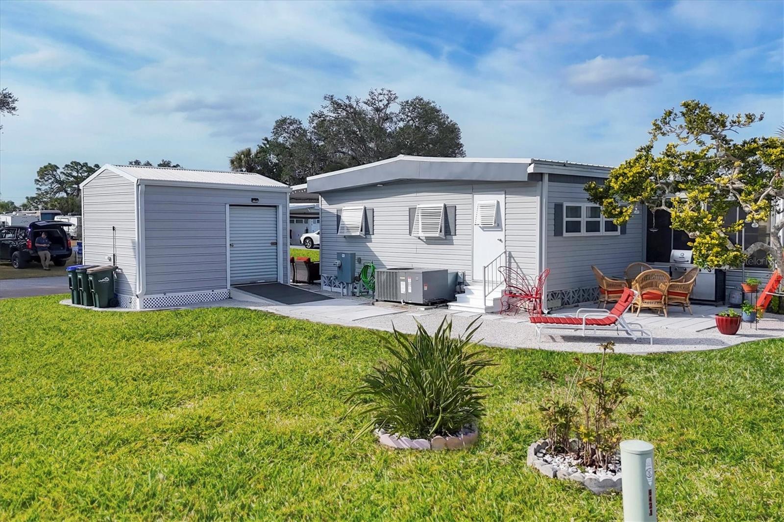 6401 FLORAL CT