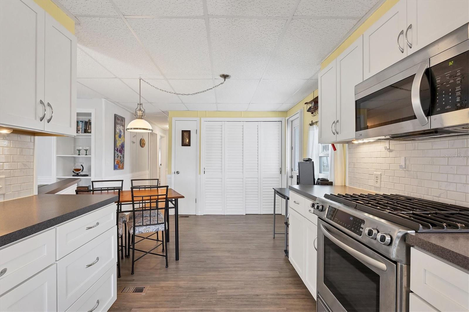 6401 FLORAL CT