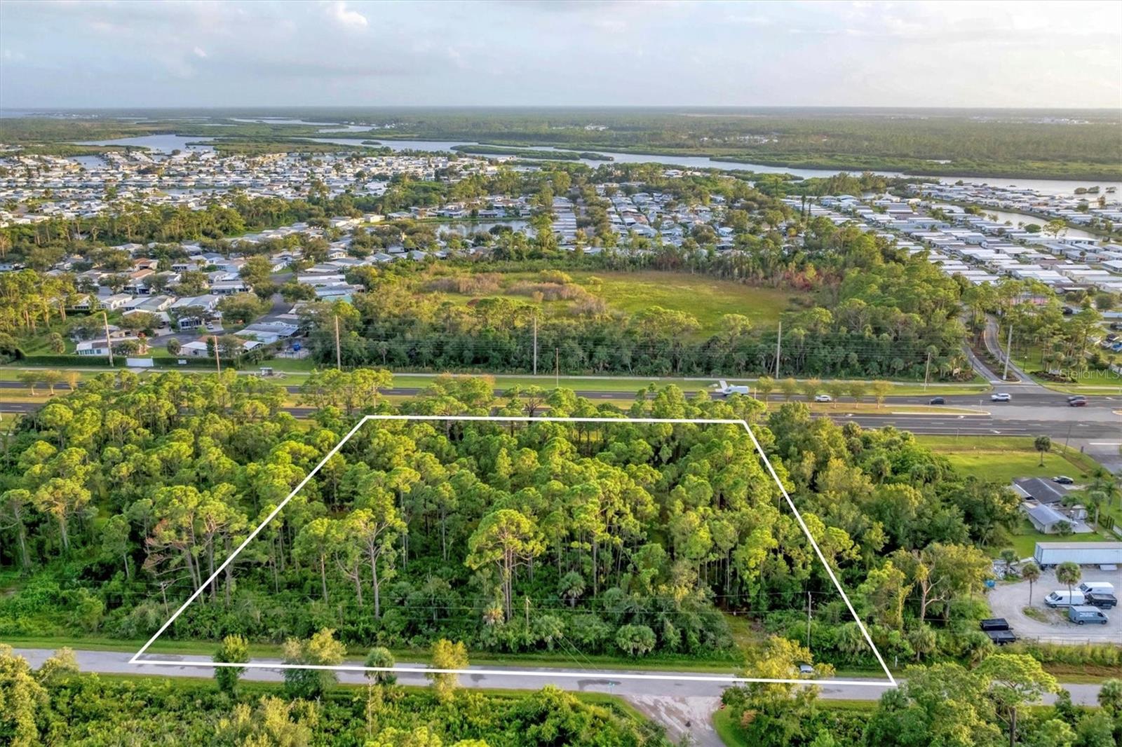 11201 TAMIAMI TRL S