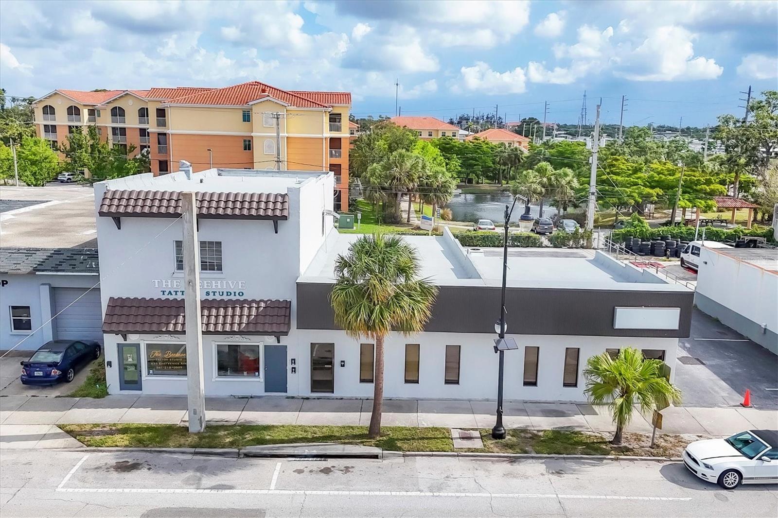 633-639(A&B)-641-645 E VENICE AVE