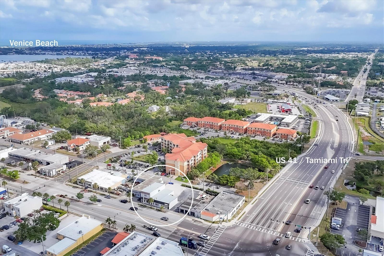 633-639(A&B)-641-645 E VENICE AVE