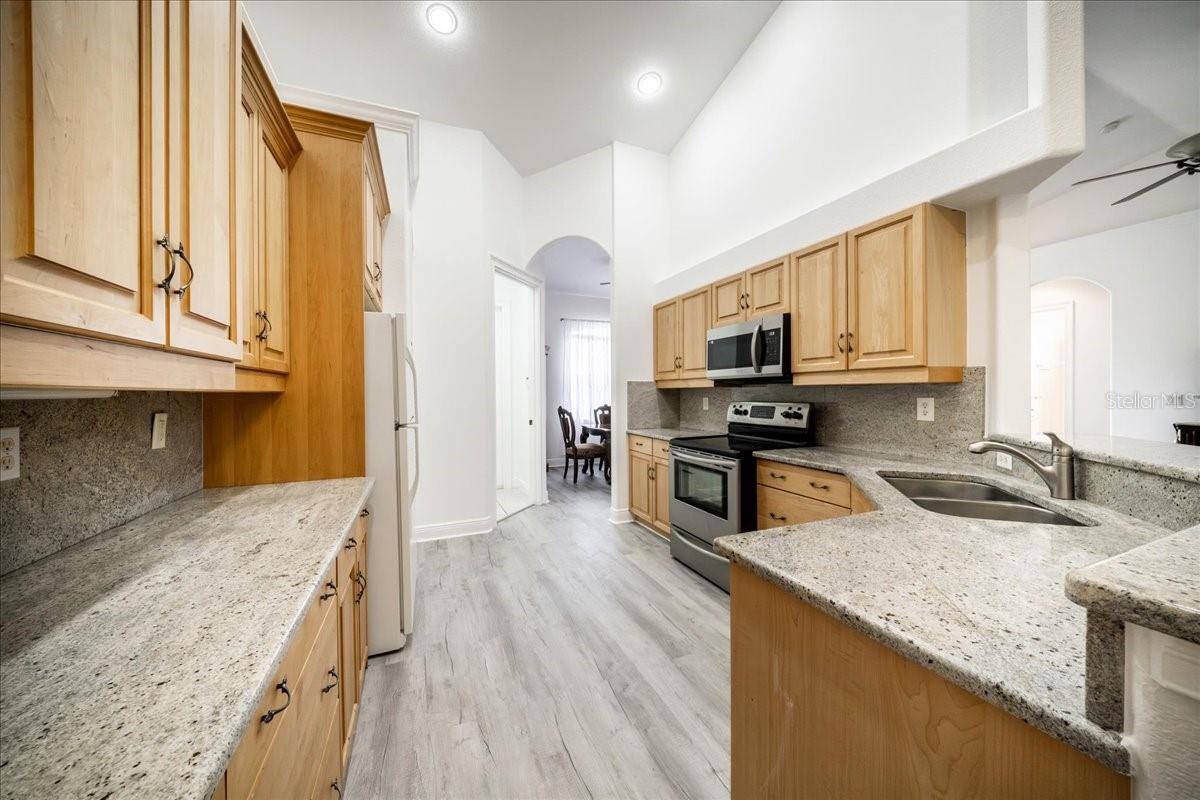 12108 HERNANDO RD