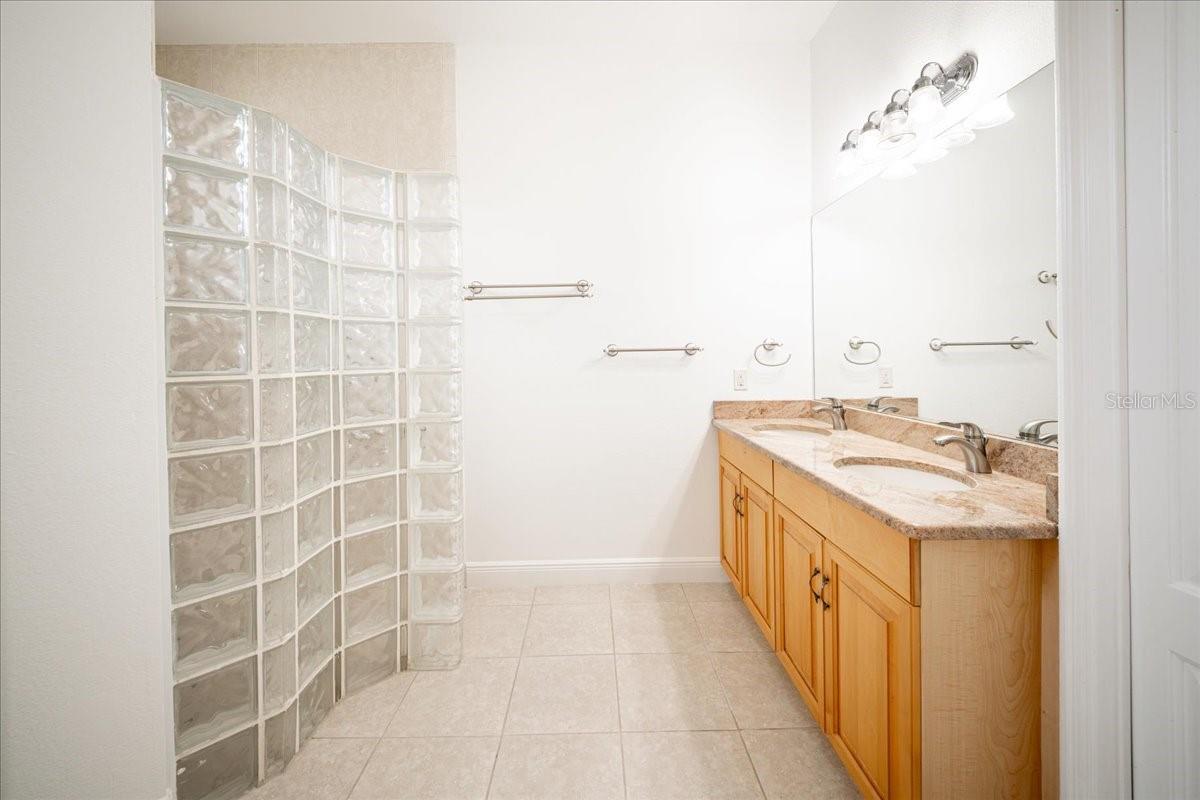 12108 HERNANDO RD