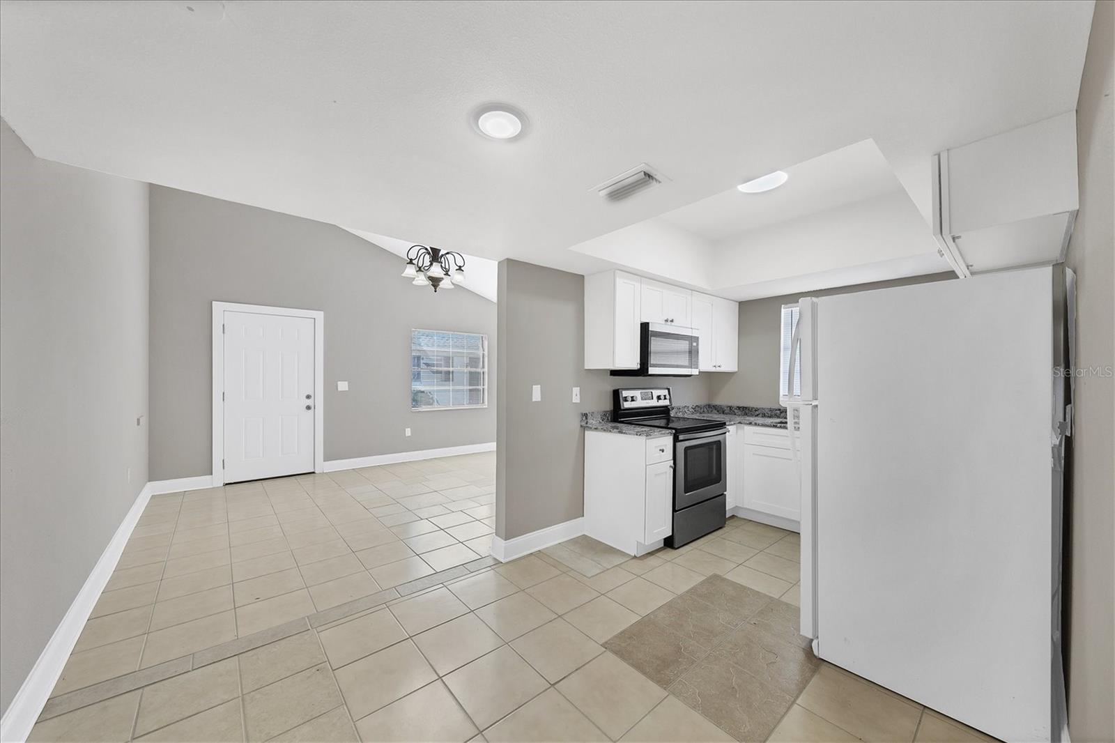 101 AVENIDA DE BAHIA