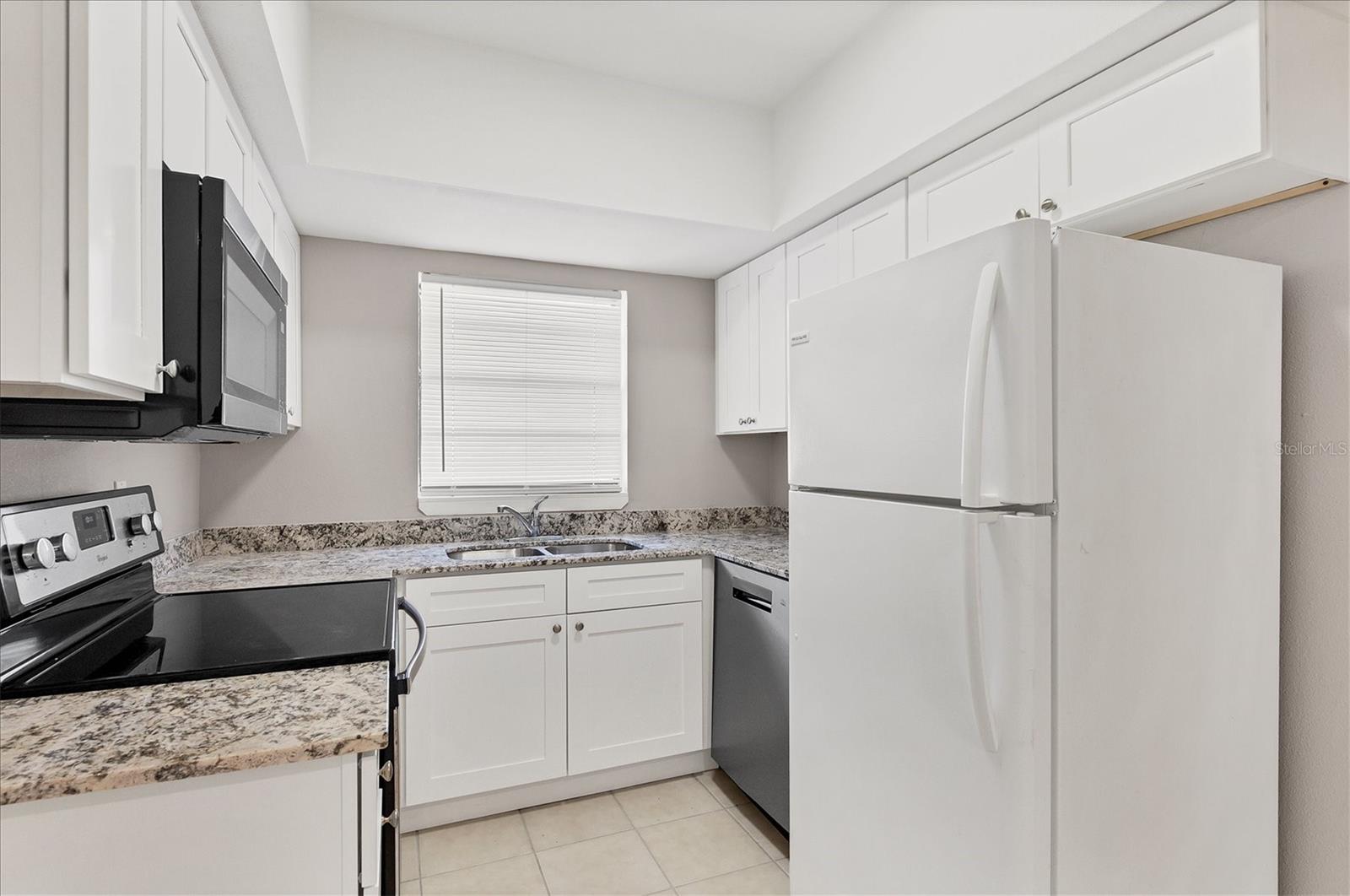 101 AVENIDA DE BAHIA