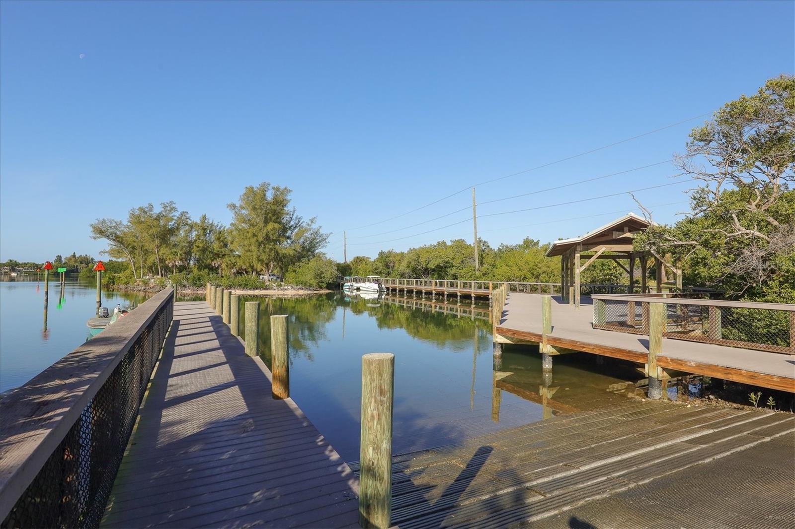 101 AVENIDA DE BAHIA