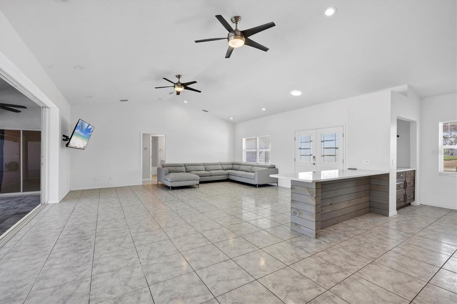 337 BOUNDARY BLVD #A,B & C