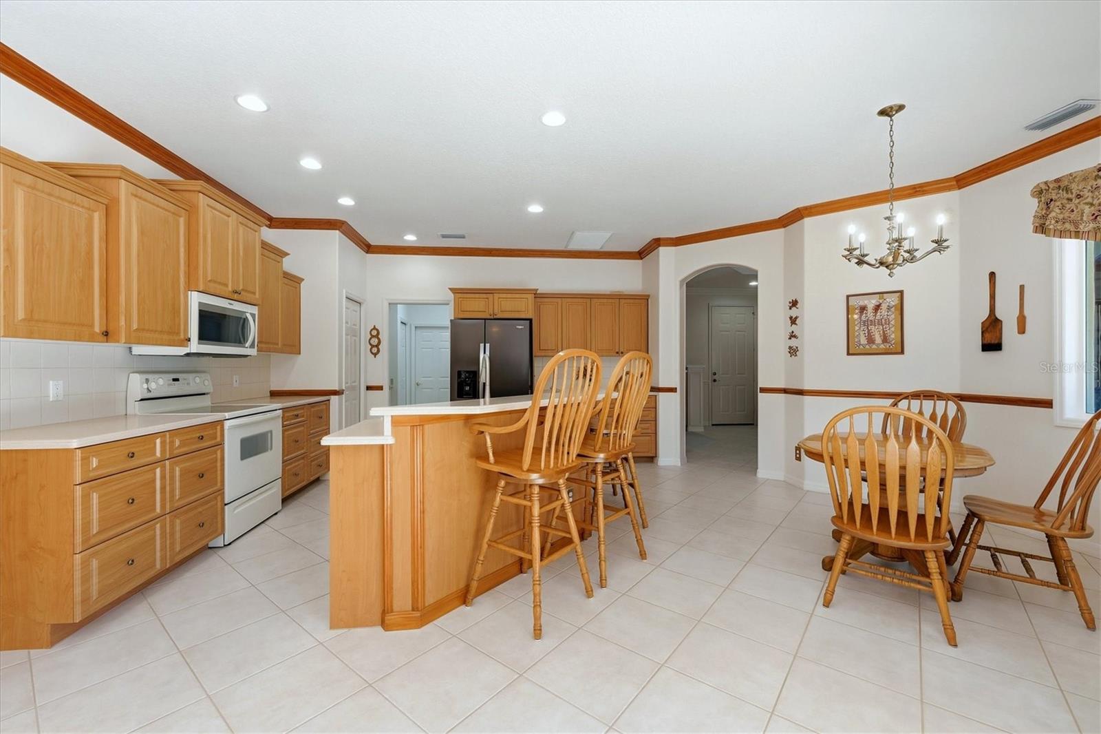 4844 THREE OAKS BLVD