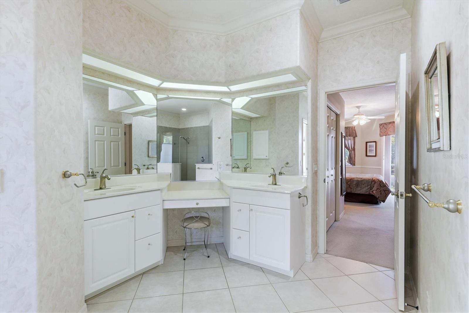 4844 THREE OAKS BLVD