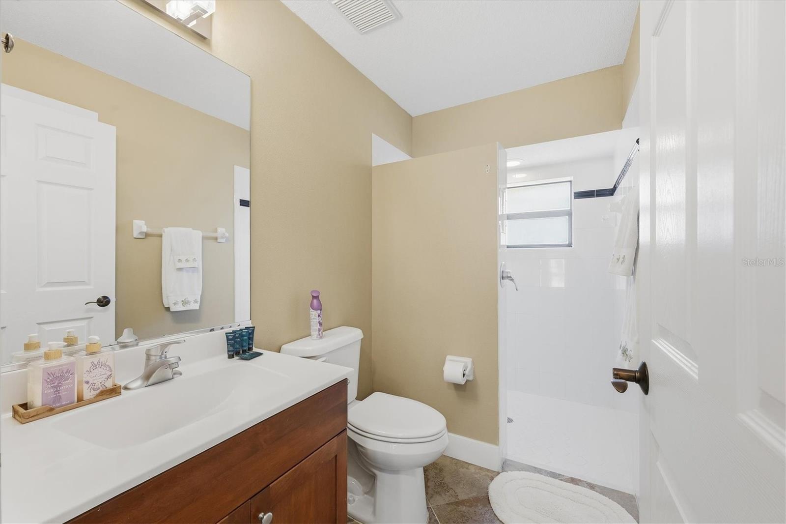 1710 PARKER DR